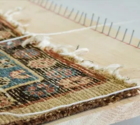 رفوی فرشهای آسیب دیده در قالیشویی تبریز